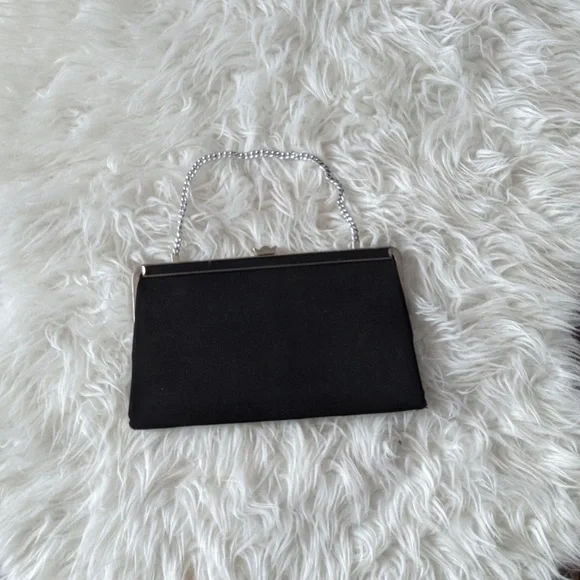 La Marguise Vintage Black & Silver Clutch - Picture 9 of 10